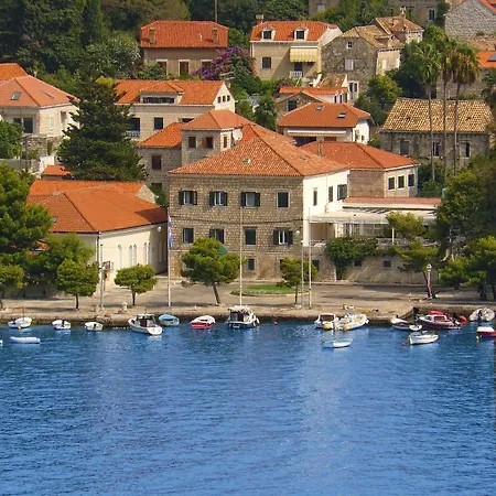 Supetar 酒店 察夫塔特