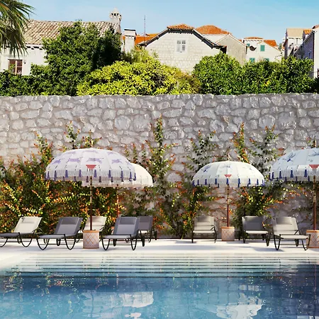 Supetar Hotel