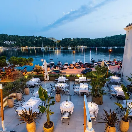 Ξενοδοχείο Supetar Cavtat